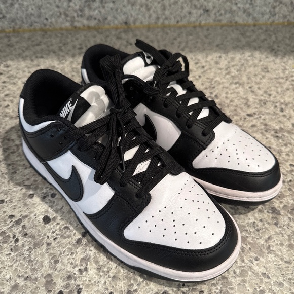 Nike Dunk Low - Picture 1 of 2